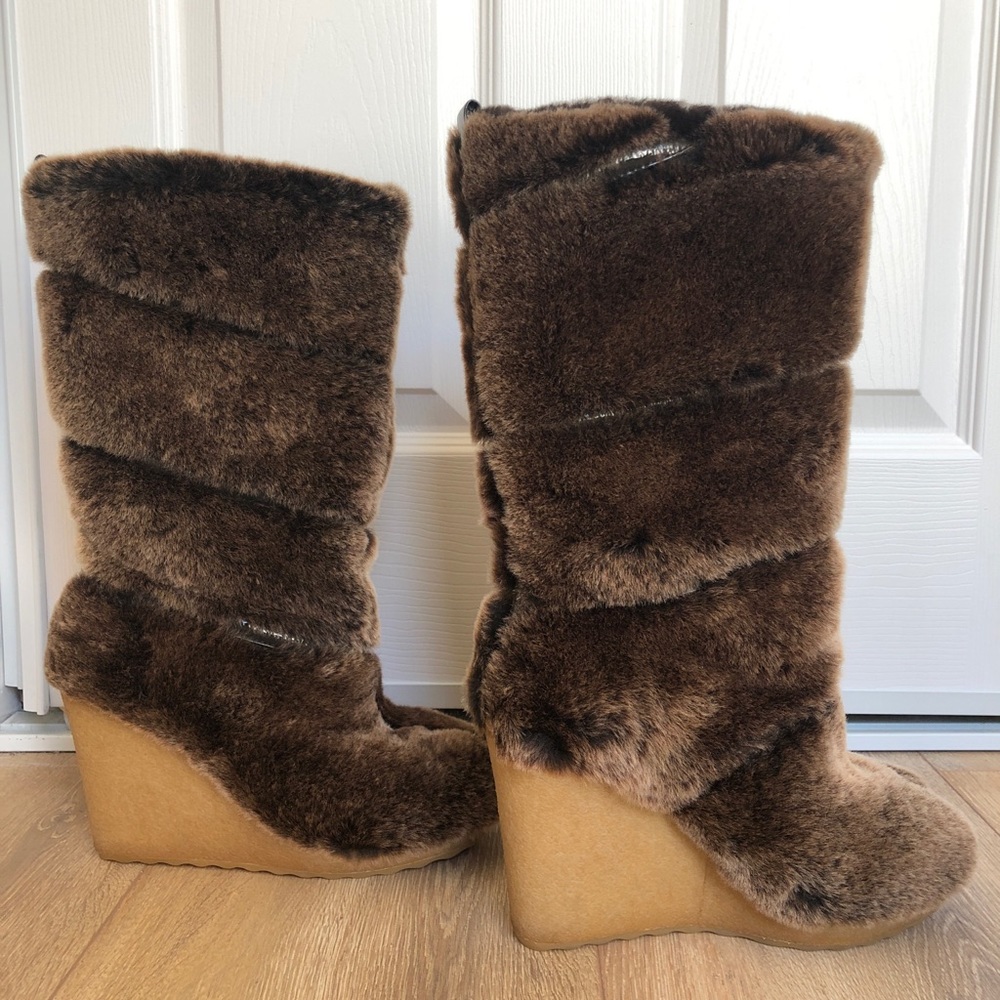Tory Burch Kiki shearling wedge boots size 8 knee